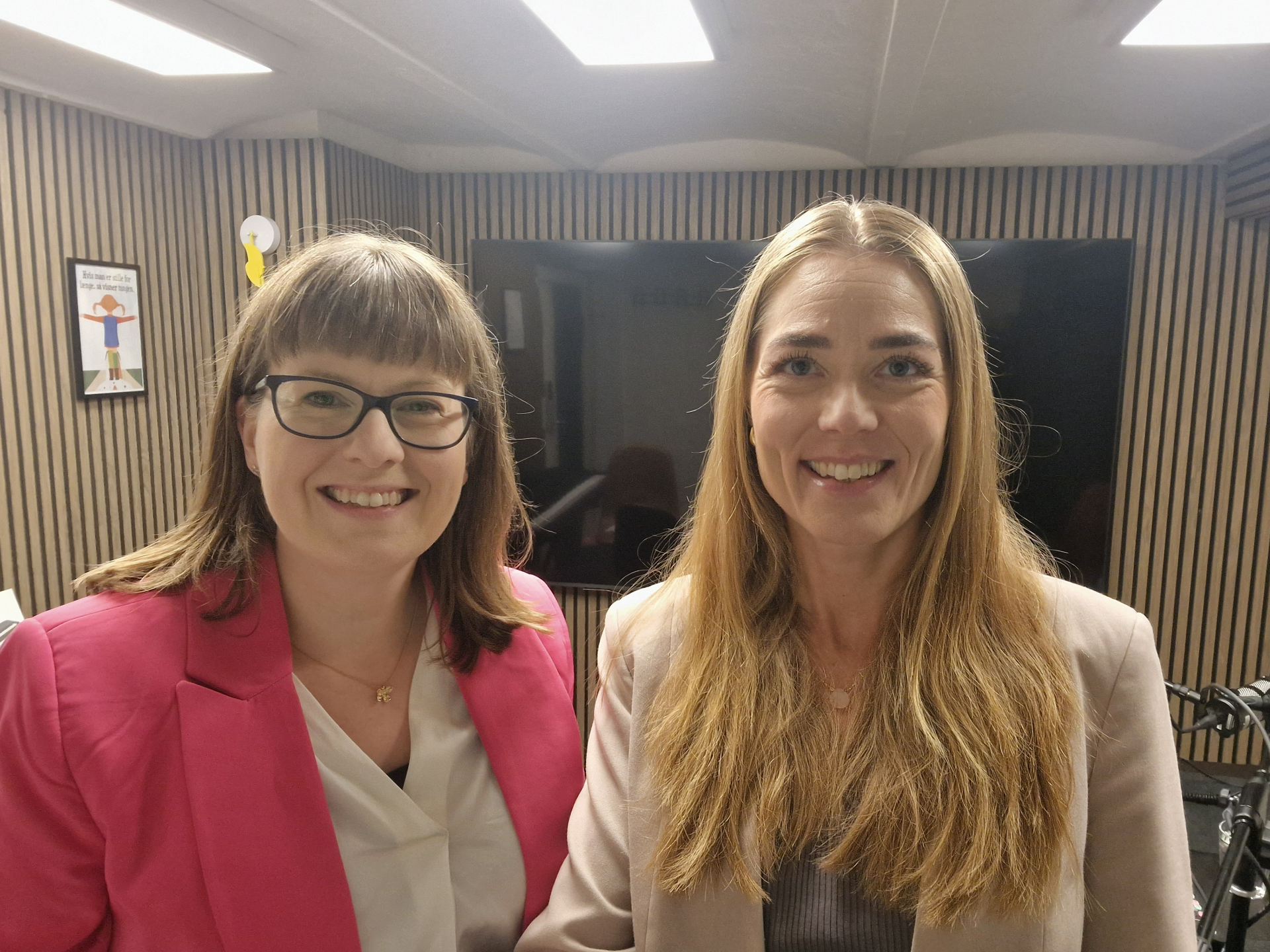 Lisbeth med gæst i podcaststudiet